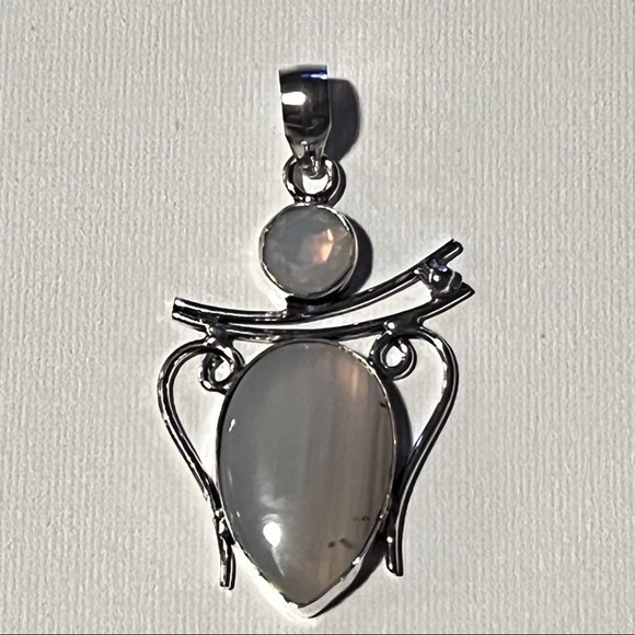 Handmade Indian Rainbow Moonstone Pendant - Picture 3 of 8